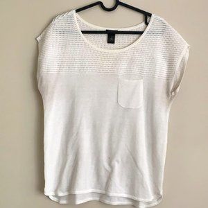 !! Ann Taylor White Delicate T-Shirt !!